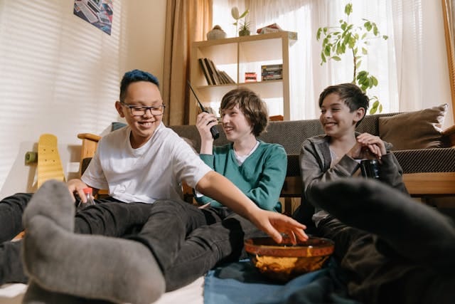 Can Kid Walkie Talkies Pick Up Other Signals